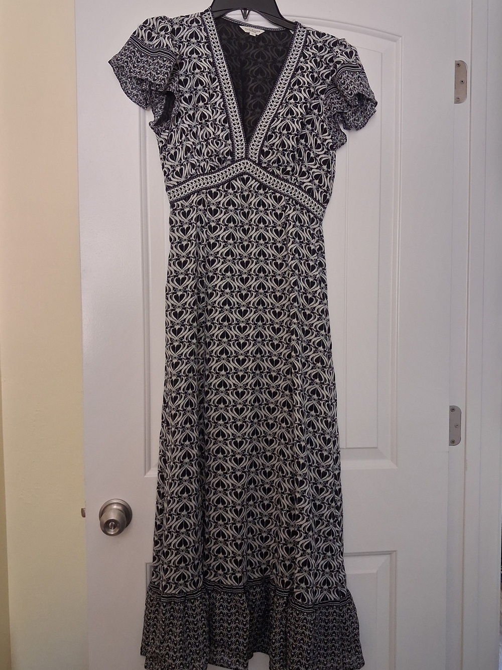Max Studio Black and White Printed V-Neck Maxi Dress